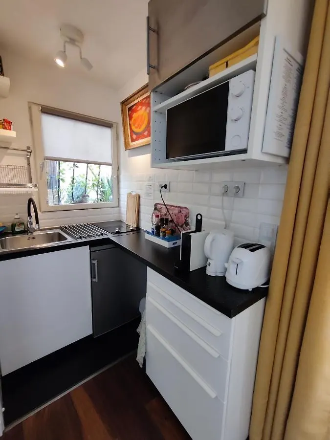 Romantic Tiny House Inside Montmartre Διαμέρισμα